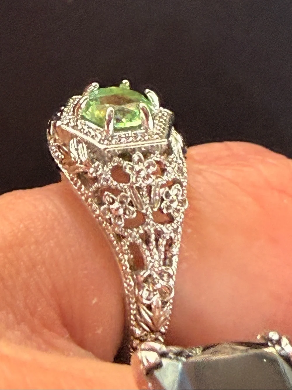 PERIDOT VINTAGE STYLE ART DECO FILIGREE RING Sz7